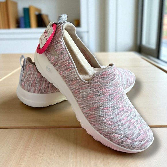 Sketchers Go Walk Joy Terrific Taupe Sneaker New Size 8.5 - Picture 1 of 9